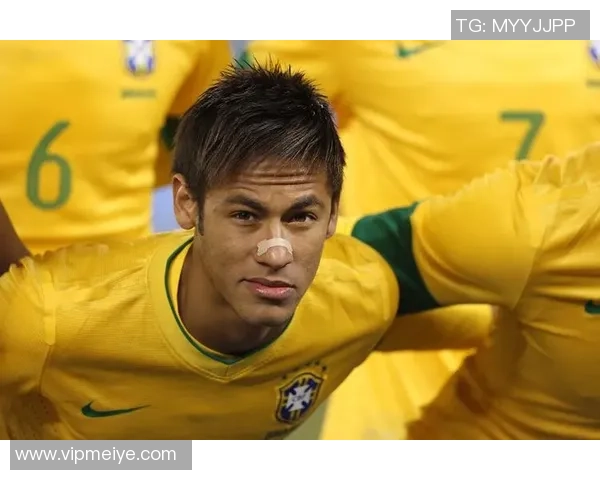 足球巨星们的日常生活与幕后故事揭秘：他们都在做什么